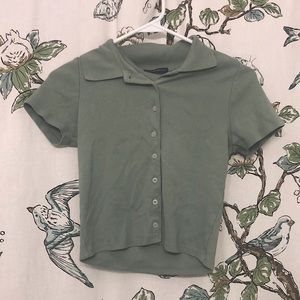 Like new Brandy Melville cropped button down shirt, size small